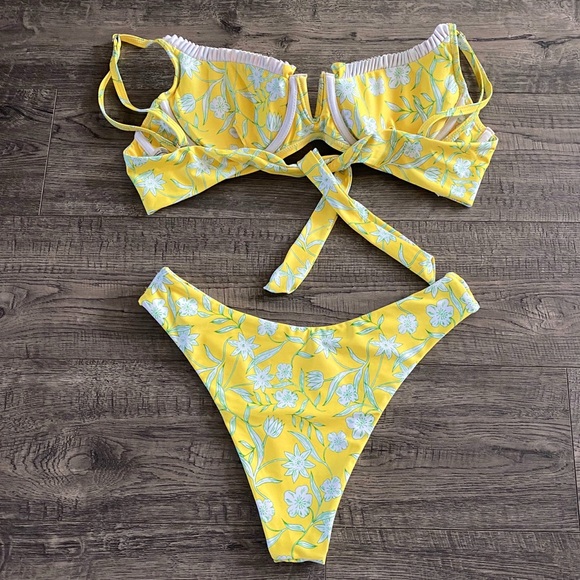 Yellow Bikini 💛 - Picture 2 of 2